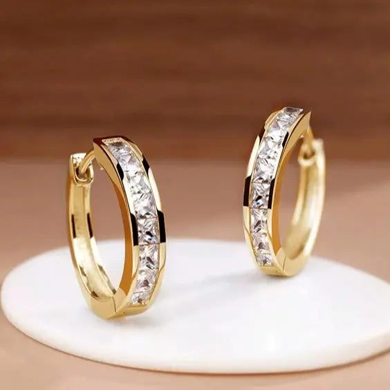 Ulrika | Chic Gold & Crystal Earrings