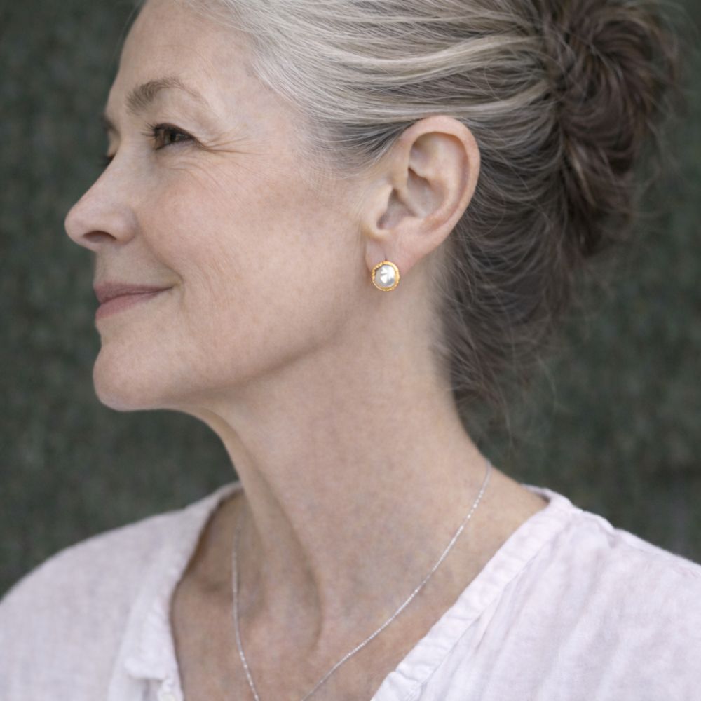 Elegant Pearl Earrings by Carmen